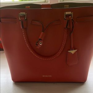 Michael Kors pre-loved purse. Great condition.